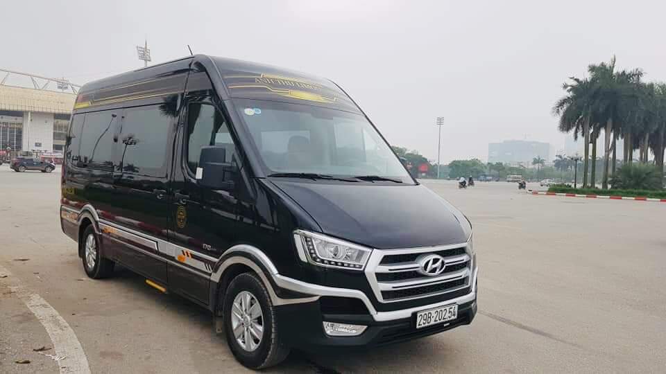 Cho thuê xe VIP Huyndai Solati Limousine 11 chỗ